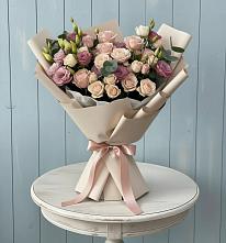 Букет цветов из:  Розы и Лизиантусы в Чкалово