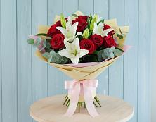 Букет цветов из:  Лилии и Розы в Чкалово