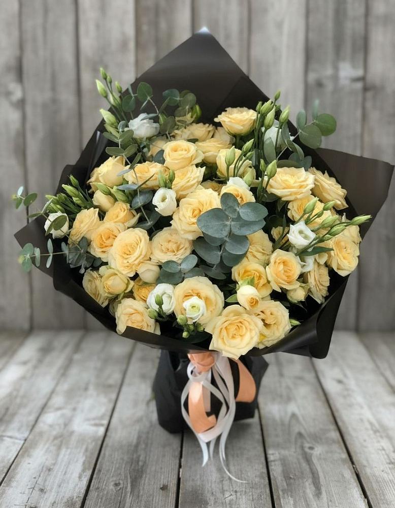 Букет цветов из: Розы и Лизиантусы в Чкалово