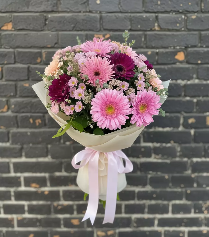 Букет цветов из: Герберы и Хризантемы в Чкалово