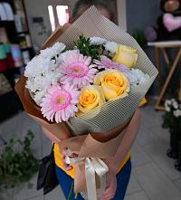 Букет цветов из:  Герберы, Розы и Хризантемы в Чкалово