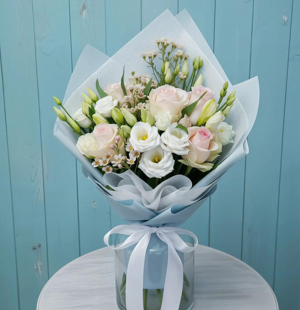 Букет цветов из: Розы и Лизиантусы в Чкалово