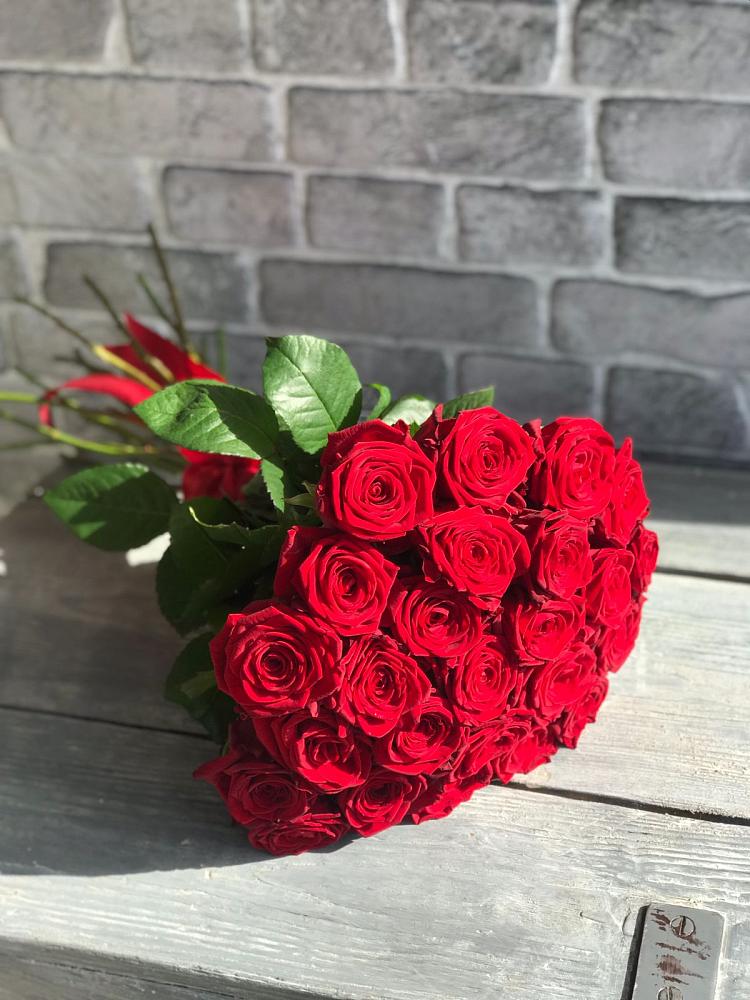 Букет Красные розы Фридом в Чкалово