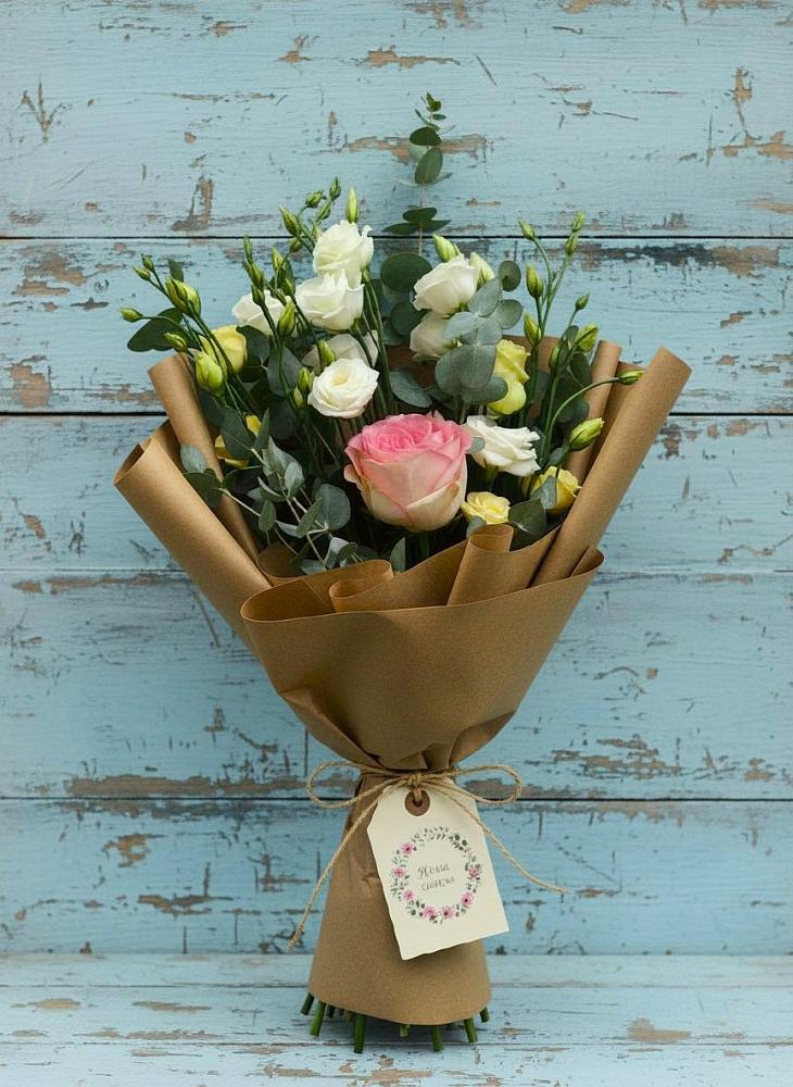 Букет цветов из: Розы и Лизиантусы в Чкалово