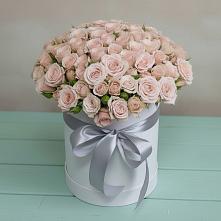 Цветочная композиция из Розы в шляпной коробке в Чкалово