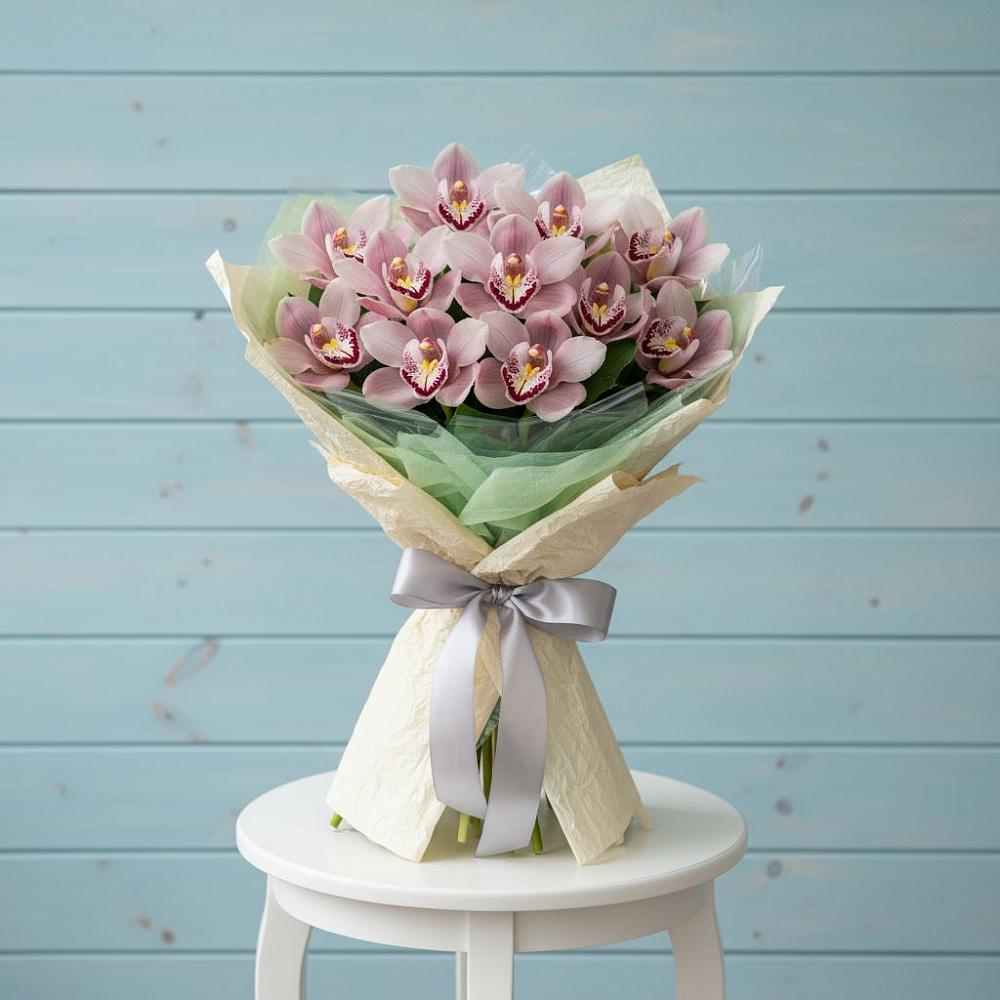 Букет цветов из: Орхидеи и Розы в Чкалово