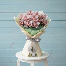 Букет цветов из:  Орхидеи и Розы в Чкалово