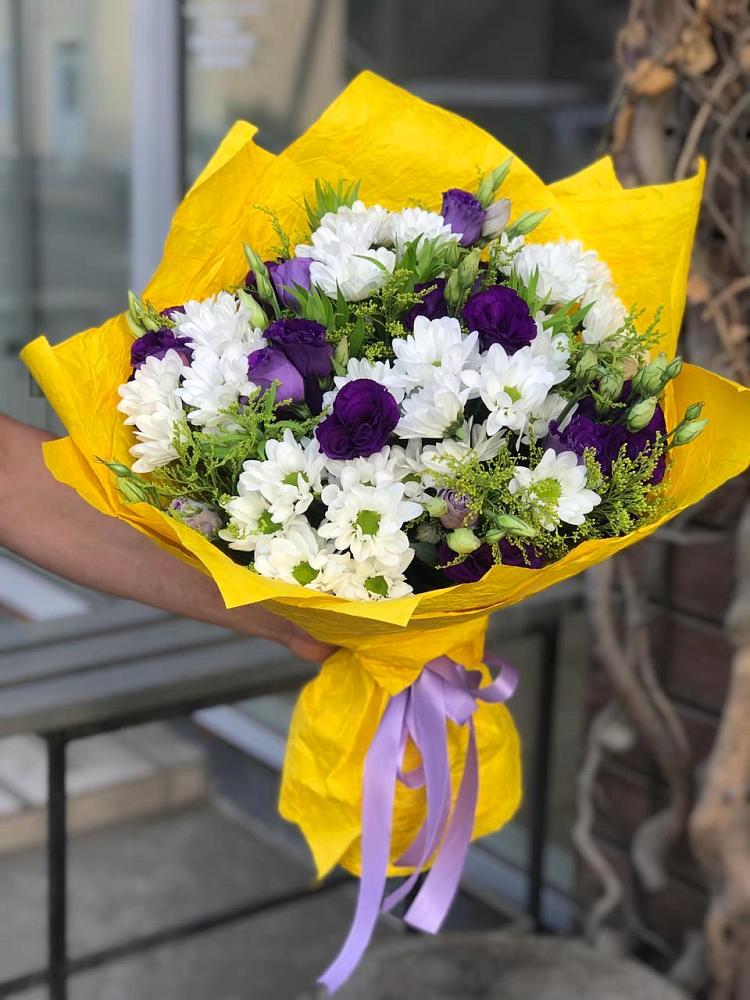 Букет цветов из: Ирисы, Хризантемы и Ромашки в Чкалово