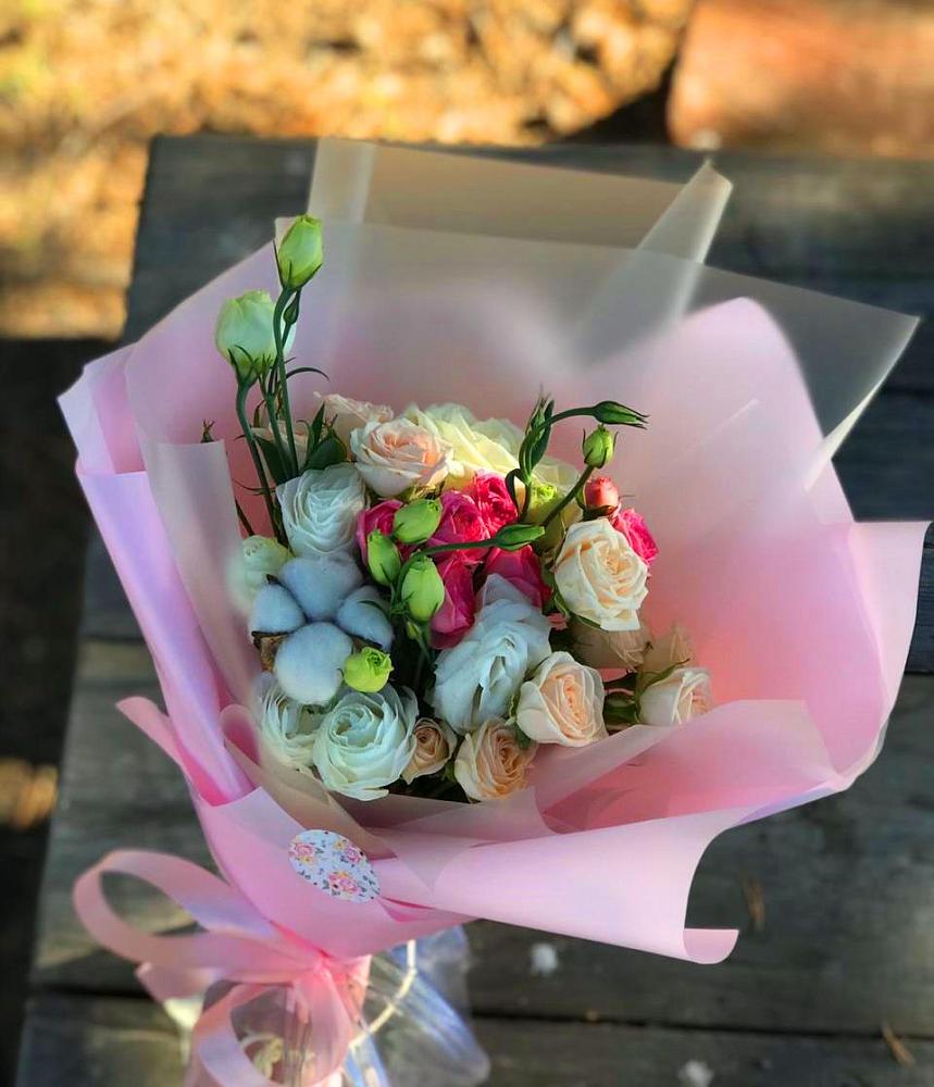 Букет цветов из: Розы и Лизиантусы в Чкалово