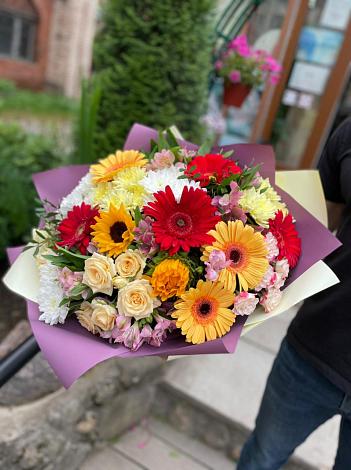 Букет цветов из: Герберы, Ромашки, Хризантемы, Розы и Подсолнухи в Чкалово
