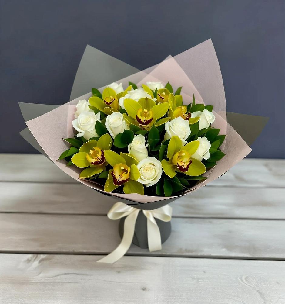 Букет цветов из: Орхидеи и Розы в Чкалово