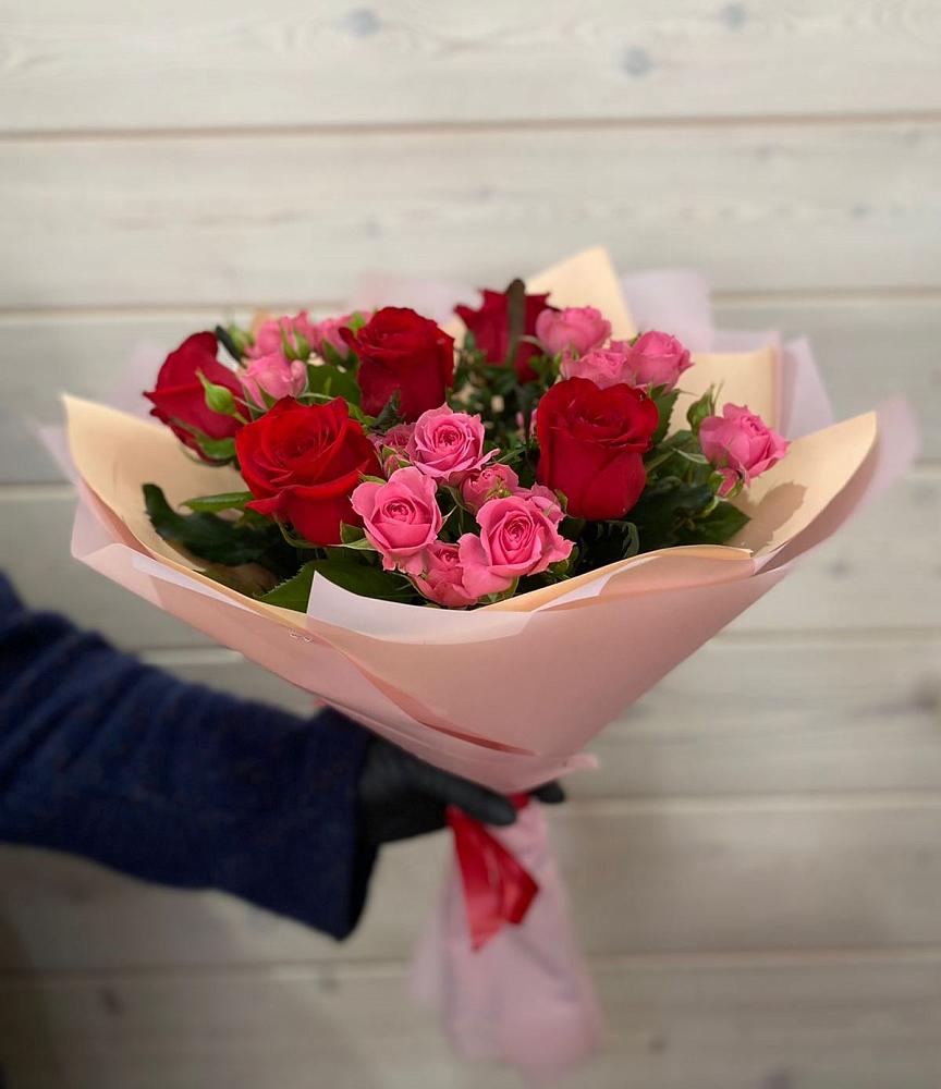 Букет цветов из: Розы в Чкалово