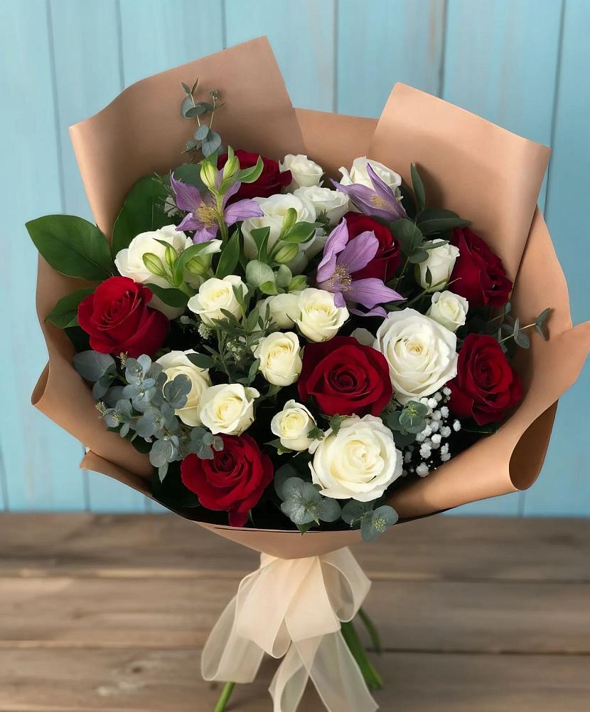 Букет цветов из: Розы и Альстромерии в Чкалово