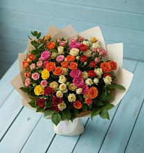 Букет Микс из разноцветных кустовых роз в Чкалово